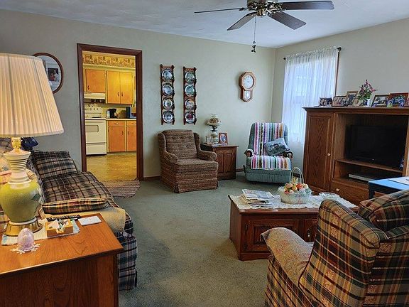 3rd image of 439 Markley Ave