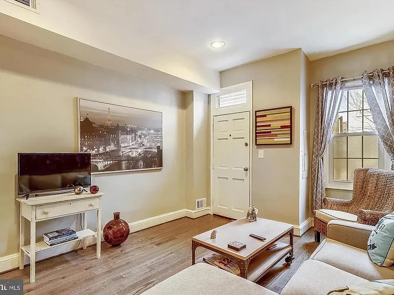 1253 Wylie St NE — Photo 8