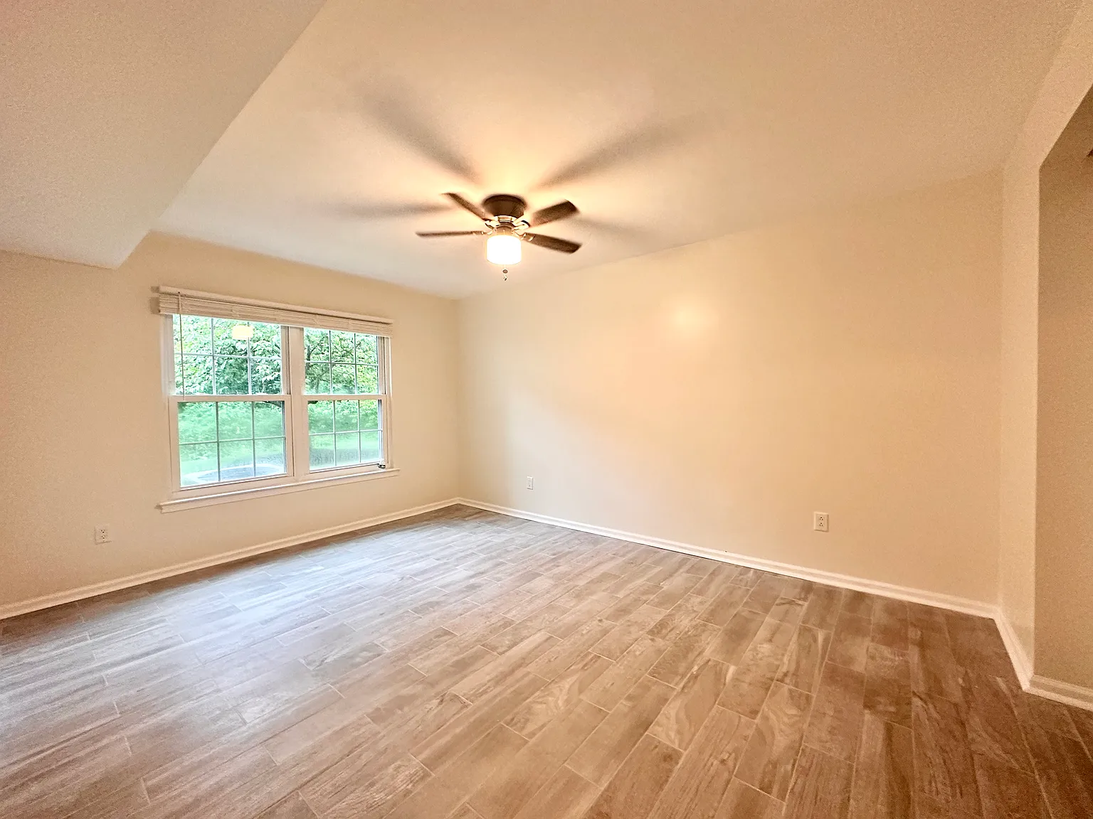 1 bed, 968 sqft, $2,200 — Photo 4