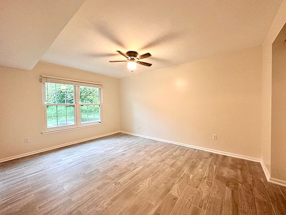 4th image of 31019 Bennett Pl