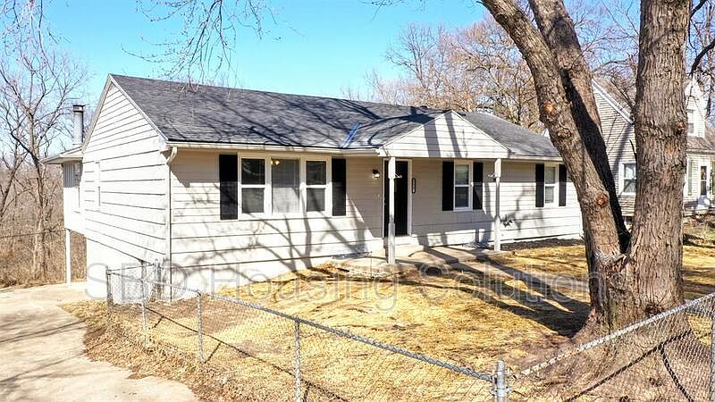 1st image of 8624 E 32nd St