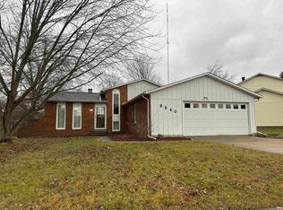 5540 Colonial Ln, South Bend, IN 46614