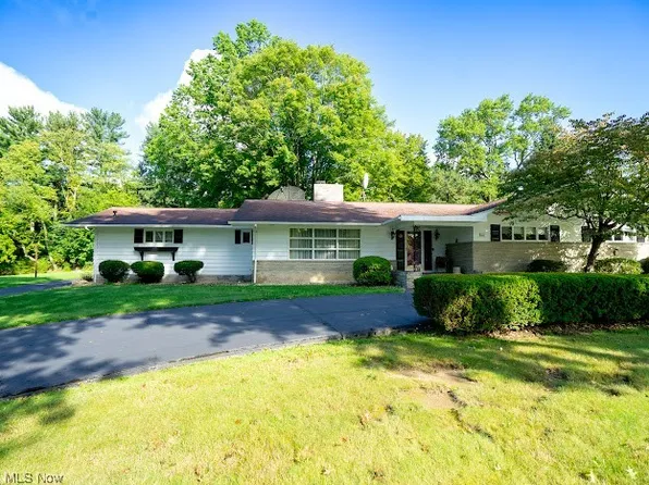 64 Redfern Dr, Youngstown, OH 44505