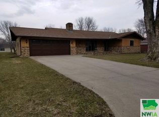 206 Crestview Dr, Marcus, IA 51035