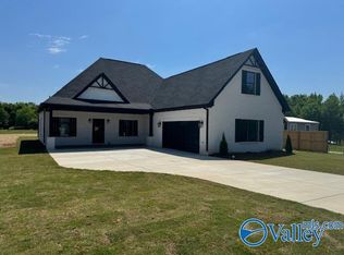 17826 Little Elk Rd, Athens, AL 35611