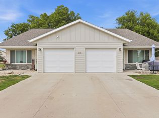 208 W 4th St, Worthing, SD 57077