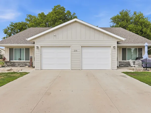 208 W 4th St, Worthing, SD 57077