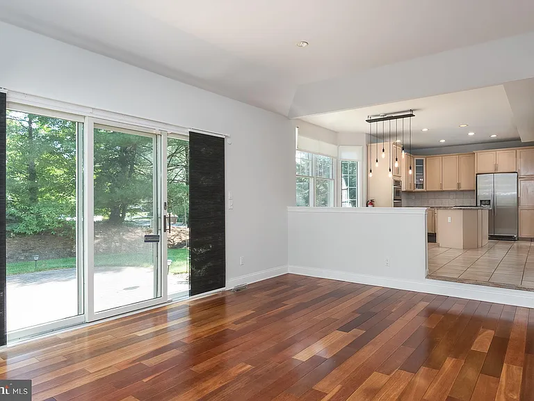 30 Leicester Ct — Photo 11