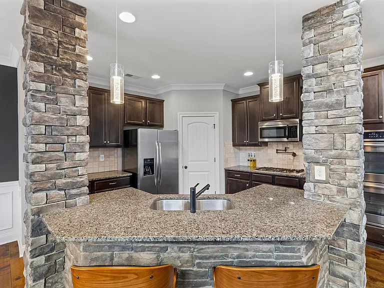 1016 Highgrass Ct — Photo 11