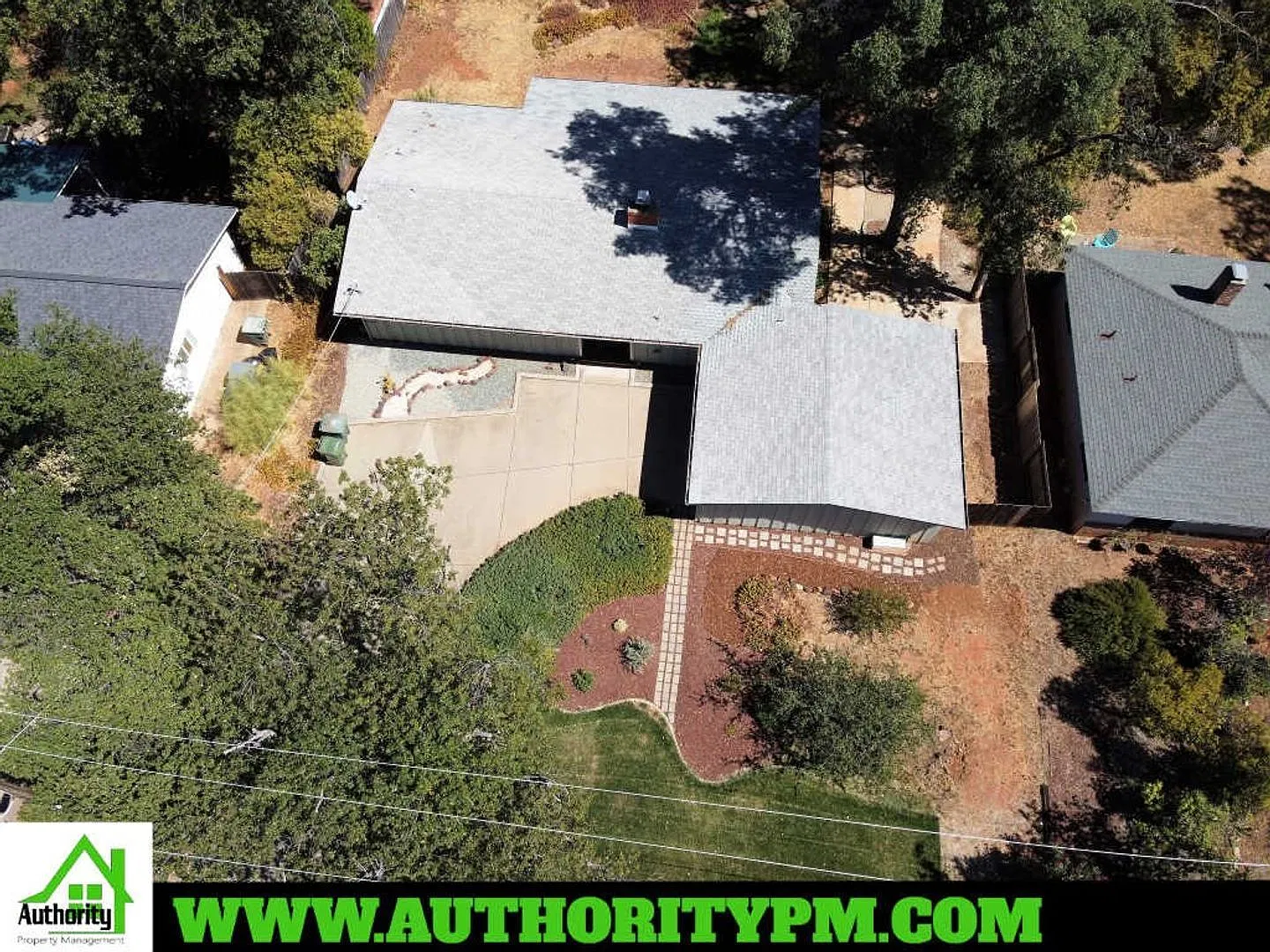 3 bed, 2.0 bath, 1560 sqft, $2,195 — Photo 3