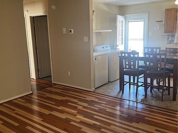 5th image of 547 Level Green Rd