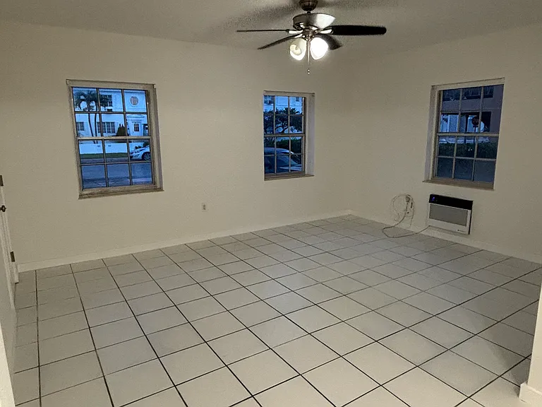 43 Madeira Ave #1 — Photo 3