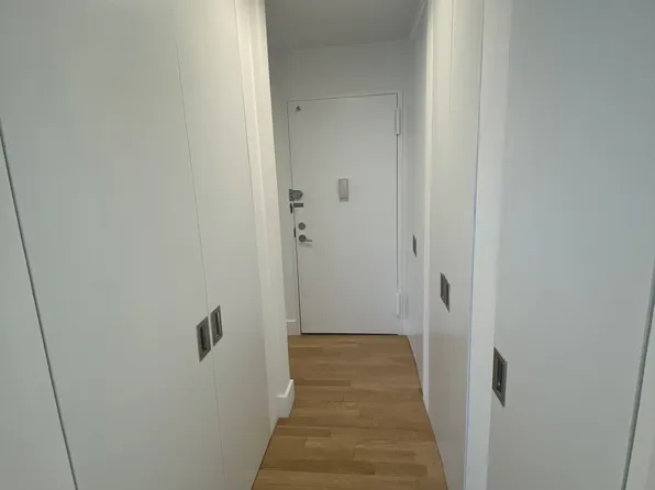 347 West 57th Street image 9 of 27