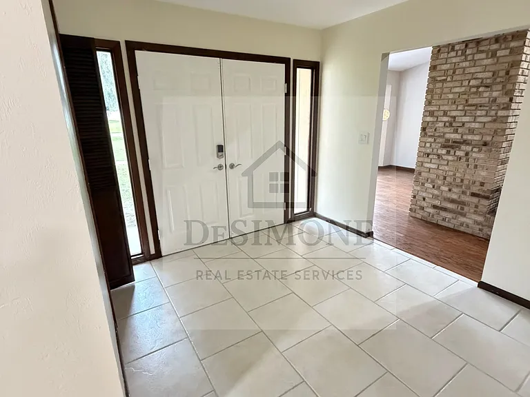 4530 SW 46th St — Photo 3