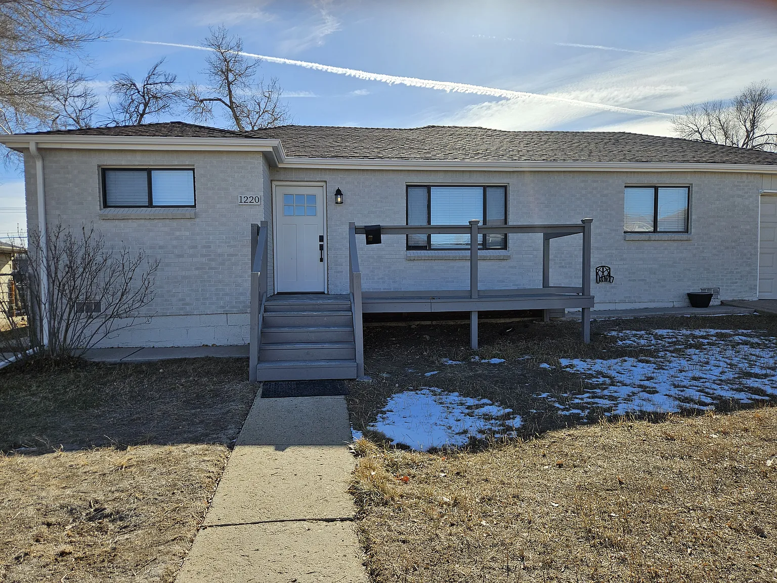 3 bed, 1176 sqft, $2,400 — Photo 1