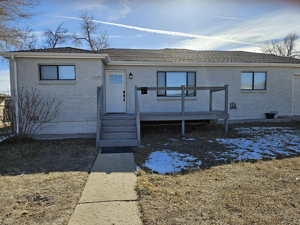 1220 Ruth Dr