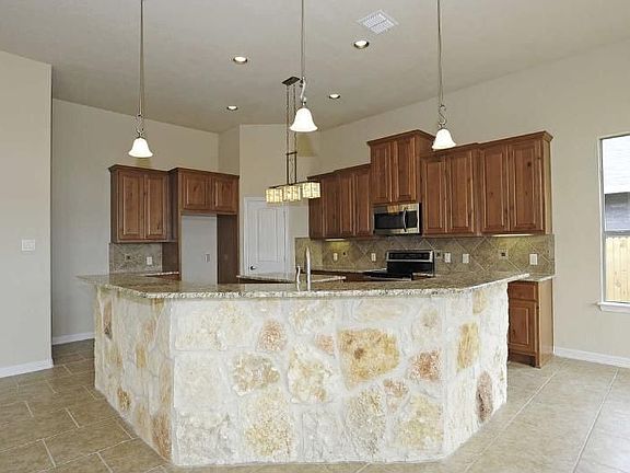 2nd image of 15505 Echo Ln