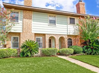 1456 Silverpines Rd, Houston, TX 77062