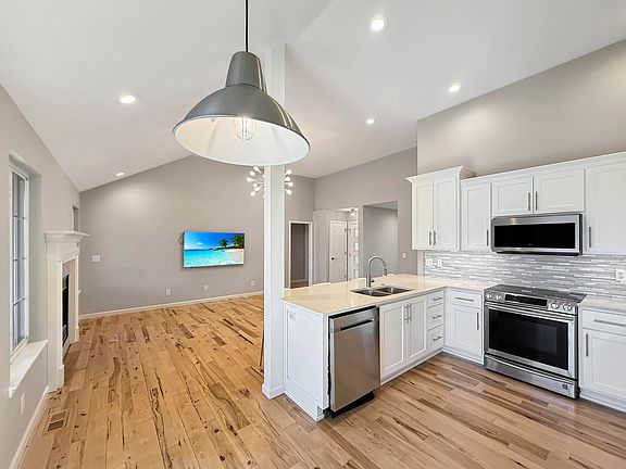 4th image of 804 W Myra Drive