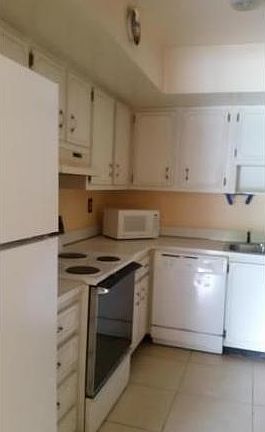 5th image of 5521 NW 76th Pl