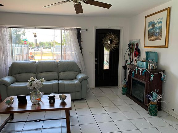 5th image of 2234 W Carrol Circle