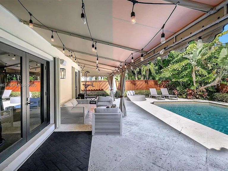 7711 Miami View Dr — Photo 31
