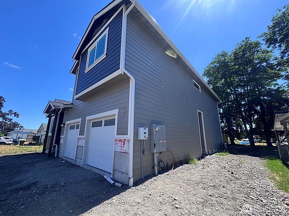 3rd image of 9512 Solberg Court SE