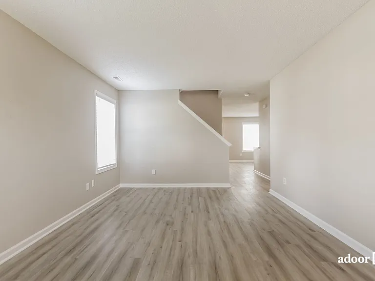 2415 Woodfield Blvd — Photo 6
