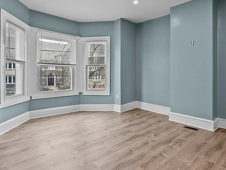 5322 Spruce St — Photo 12