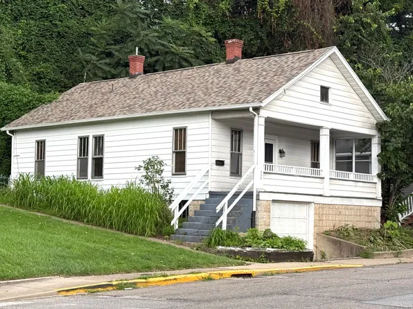 329 N 7th St, Marietta, OH 45750