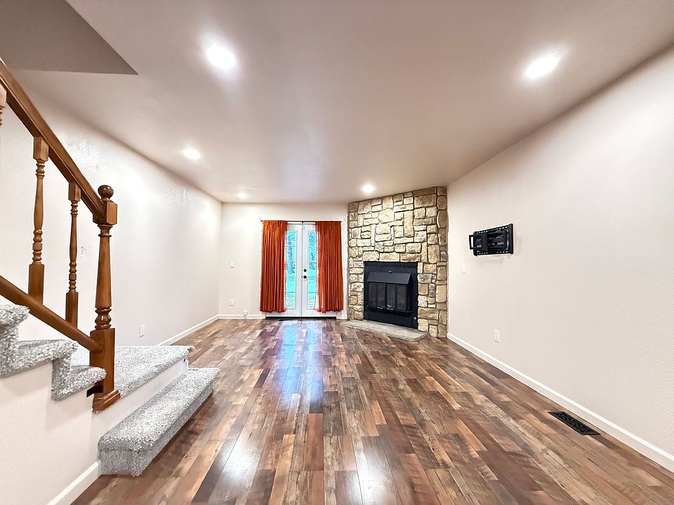 1st image of 3408 Queen Anne Way