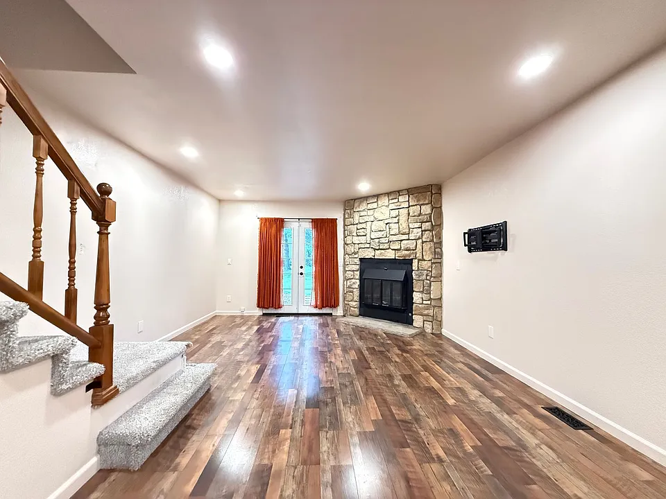 3408 Queen Anne Way