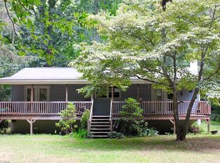 23 Mountain Meadow Ln, Canton, NC 28716