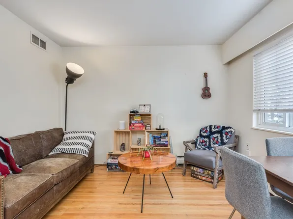 1985 W 8th Ave #202, Vancouver, BC V6J 1W2