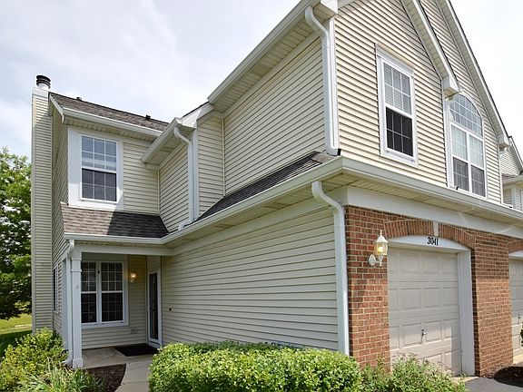 2nd image of 3041 Autumn Lake Dr #3041