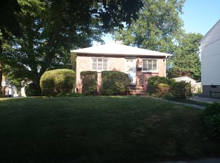 41 Shaw St, West Roxbury, MA 02132