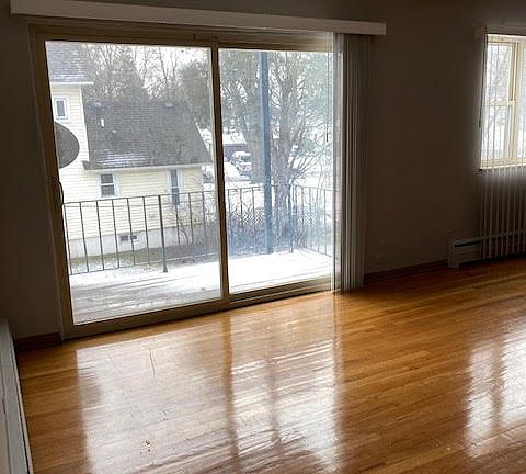 5th image of 1653 Oakwood Ave