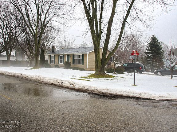 2nd image of 248 Linda St NE