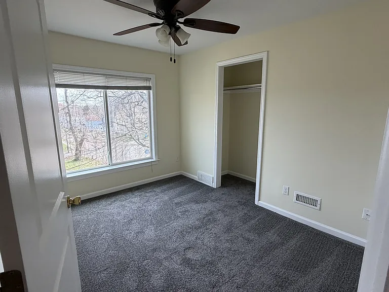 1071 Ackley St — Photo 2