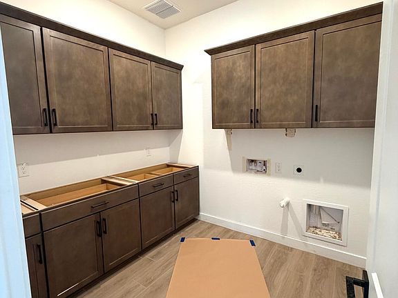 4th image of 758 W Kingbird Drive