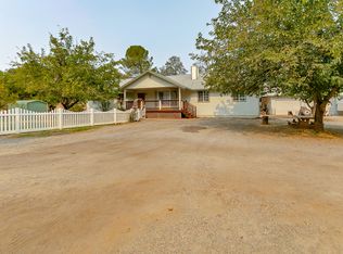 18136 Blackberry Ln, Redding, CA 96003