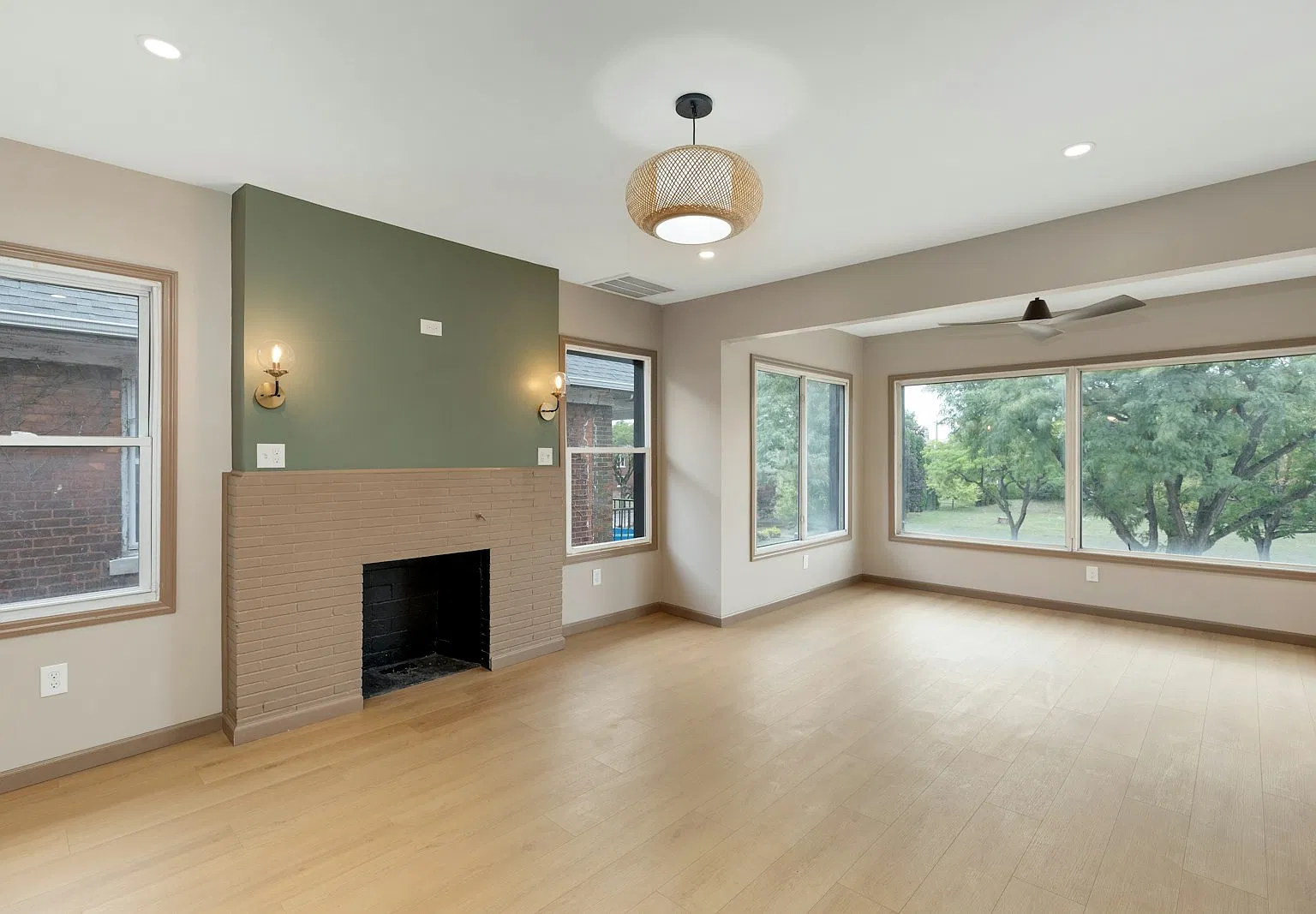 8776 Dexter Avenue, Unit 8778 (Upper) — Photo 4