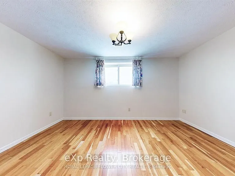 85 William St N #401 — Photo 11