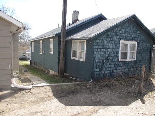 2nd image of 106 N Adams St