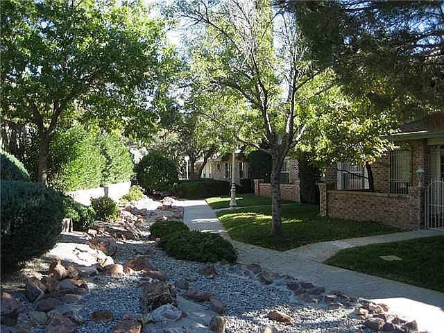 1st image of 636 Copperfield Ln