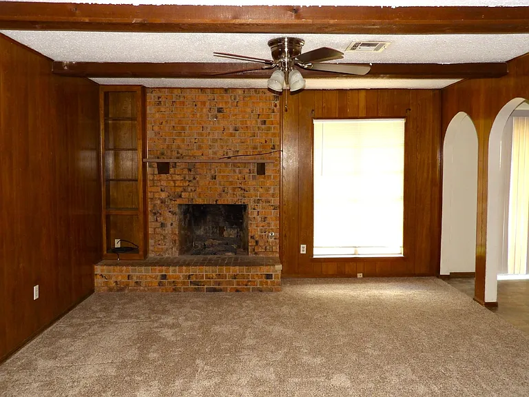 7904 NW Terrace Hills Blvd — Photo 2