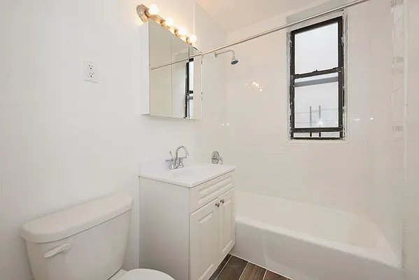 Rented by CSE Realty LLC | media 2