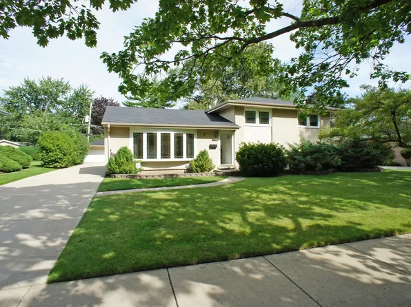 225 Michael Mnr, Glenview, IL 60025