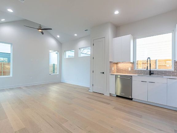 5th image of 2008 Canterbury St #B