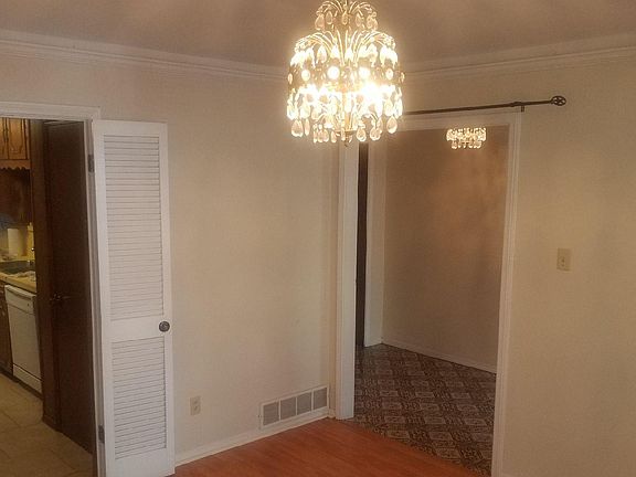 2nd image of 6951 Foxridge Ct